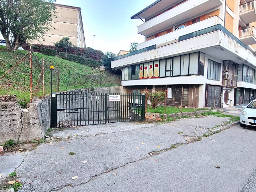 Immagine 2 di Garage in vendita  in Via Urelio Nicolodi 25 a Avellino