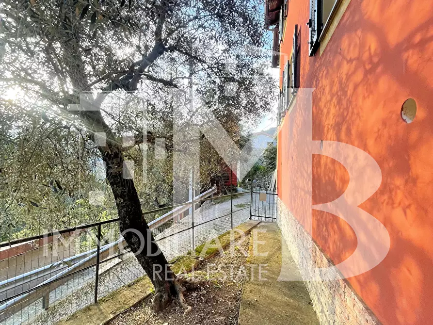Immagine 10 di Bilocale in vendita  in Via del Camoglino 15 a Avegno