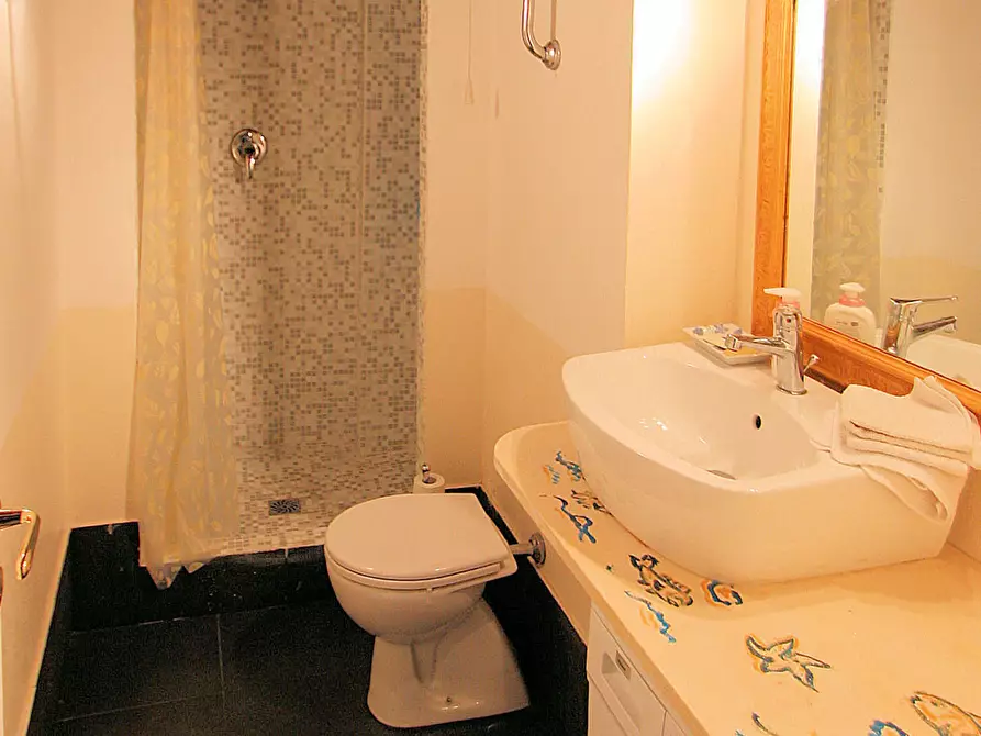 Immagine 34 di Casa indipendente in vendita  a Recco