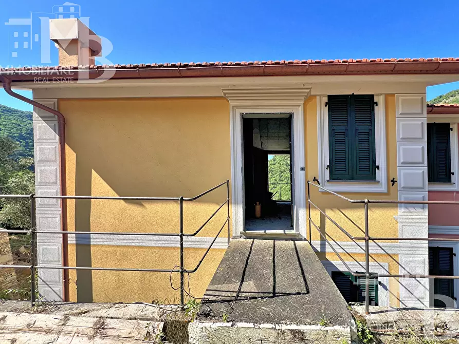 Immagine 8 di Bilocale in vendita  in Via Posato 30 a Avegno