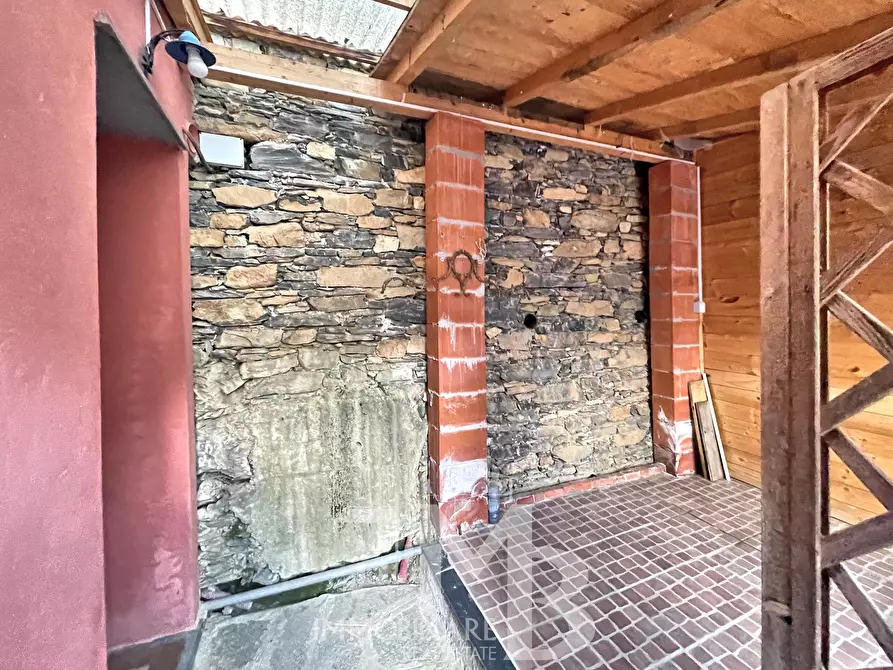 Immagine 11 di Bilocale in vendita  in Via del Camoglino 15 a Avegno