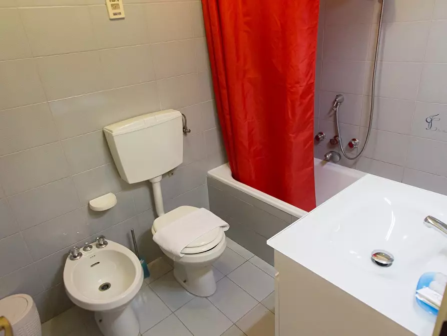 Immagine 5 di Bilocale in vendita  a Sarzana