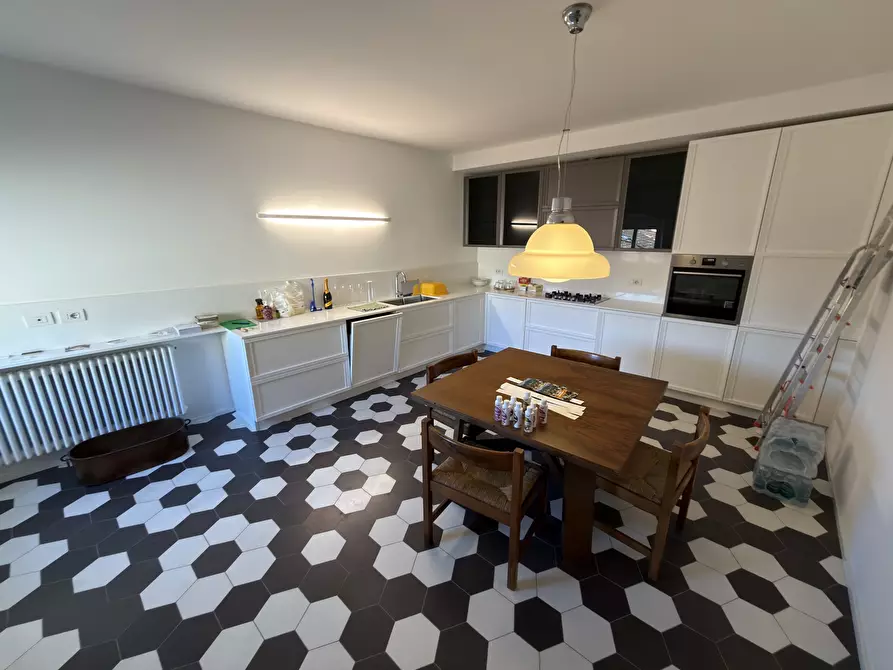 Immagine 5 di Pentalocale in affitto  in Piazza Giacomo Matteotti 8 a Sarzana