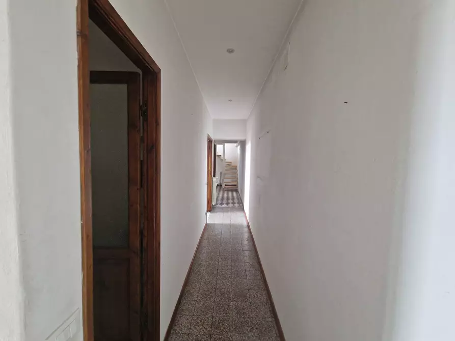 Immagine 26 di Quadrilocale in affitto  a Sarzana