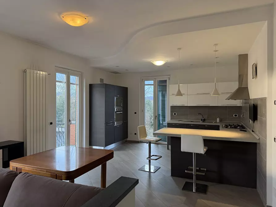 Immagine 1 di Casa bifamiliare in vendita  a Sarzana