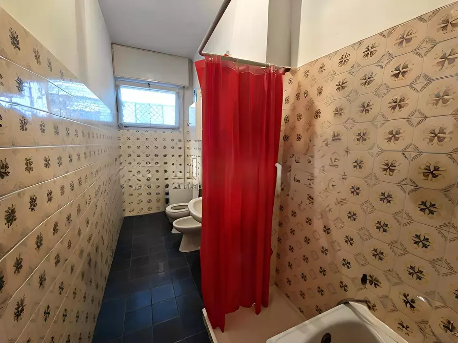 Immagine 9 di Quadrilocale in vendita  a Sarzana