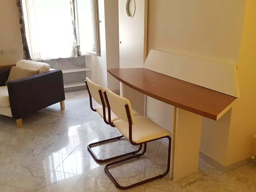 Immagine 13 di Trilocale in affitto  a Sarzana