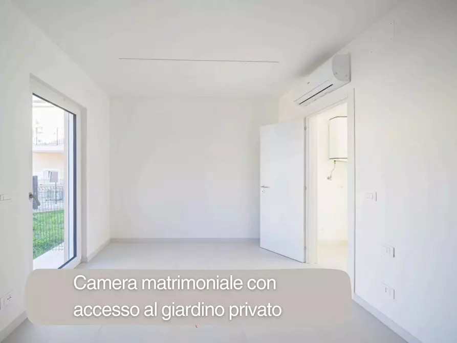 Immagine 3 di Bilocale in vendita  a Sarzana