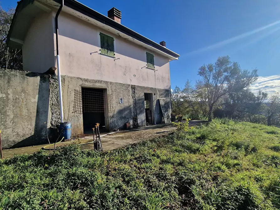 Immagine 16 di Rustico / casale in vendita  a Sarzana