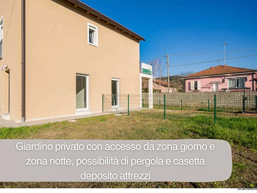 Immagine 7 di Bilocale in vendita  a Sarzana