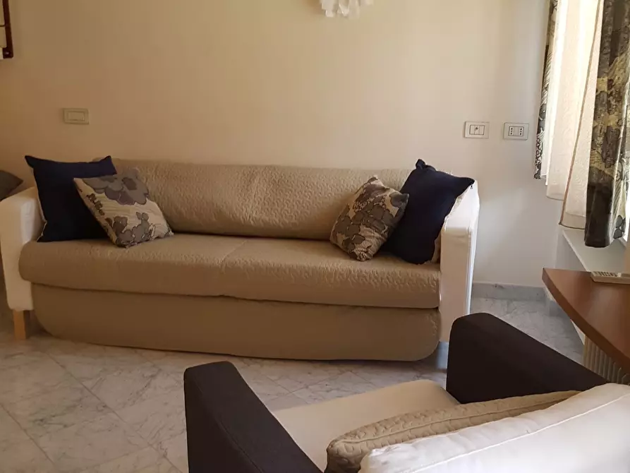 Immagine 11 di Trilocale in affitto  a Sarzana