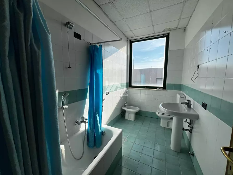 Immagine 13 di Attività artigianale in affitto  in Via Antonio Allegri 93 a Brescia