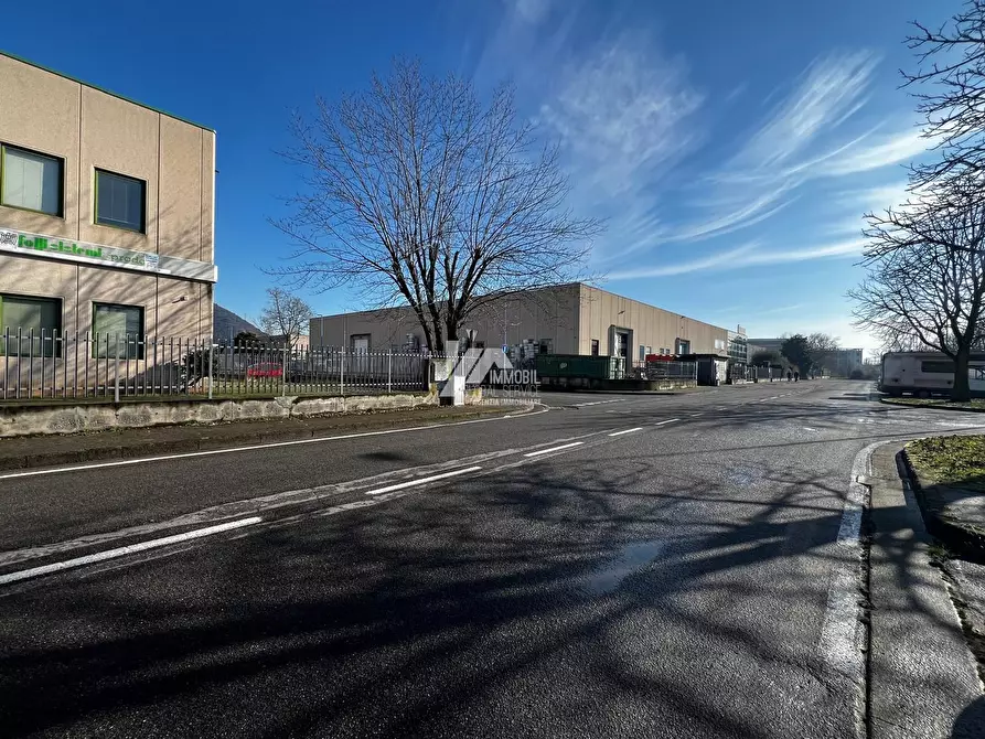 Immagine 26 di Attività artigianale in affitto  in Via Antonio Allegri 93 a Brescia