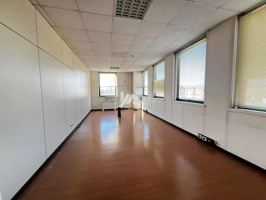 Immagine 4 di Ufficio in affitto  in Via Antonio Allegri 93 a Brescia