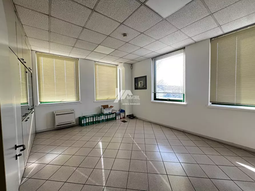 Immagine 6 di Attività artigianale in affitto  in Via Antonio Allegri 93 a Brescia