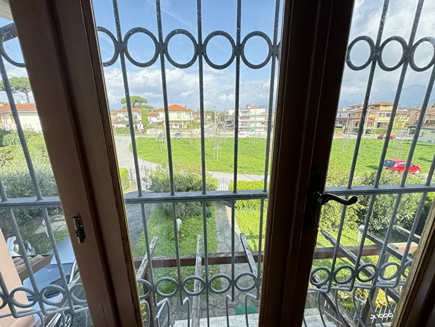 Immagine 21 di Casa indipendente in vendita  a Pietrasanta