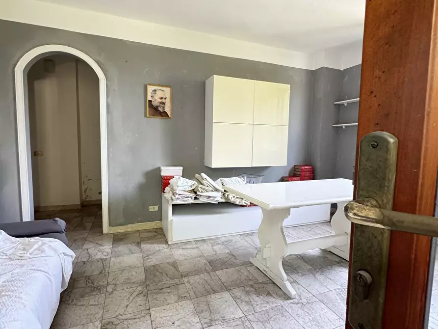 Immagine 16 di Porzione di casa in vendita  a Pietrasanta