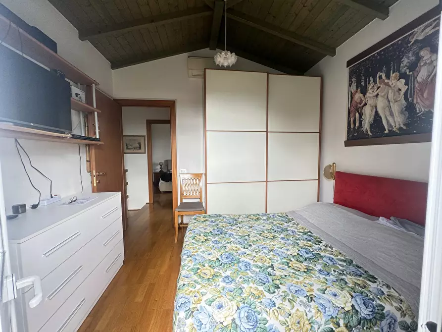 Immagine 38 di Porzione di casa in vendita  a Pietrasanta