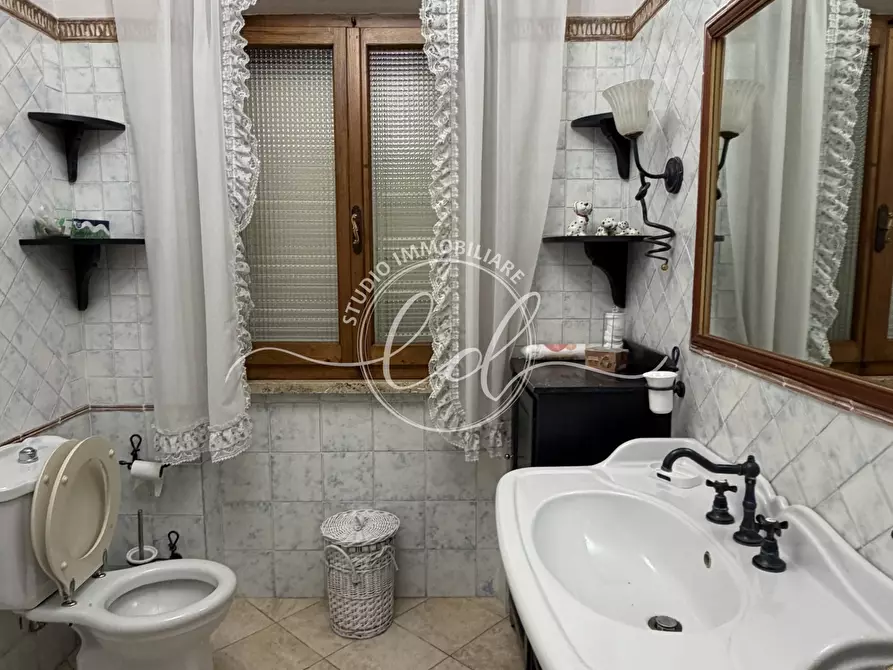 Immagine 9 di Porzione di casa in affitto  a Seravezza