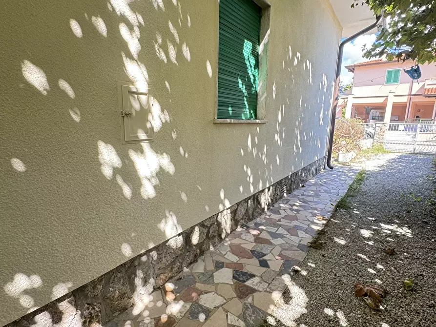 Immagine 1 di Casa indipendente in affitto  a Pietrasanta