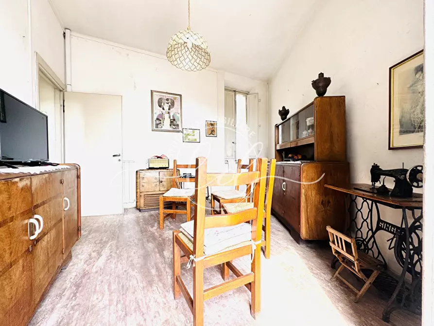 Immagine 51 di Pentalocale in vendita  a Lucca