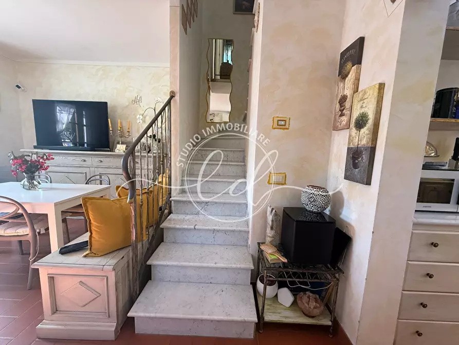 Immagine 8 di Porzione di casa in vendita  a Seravezza