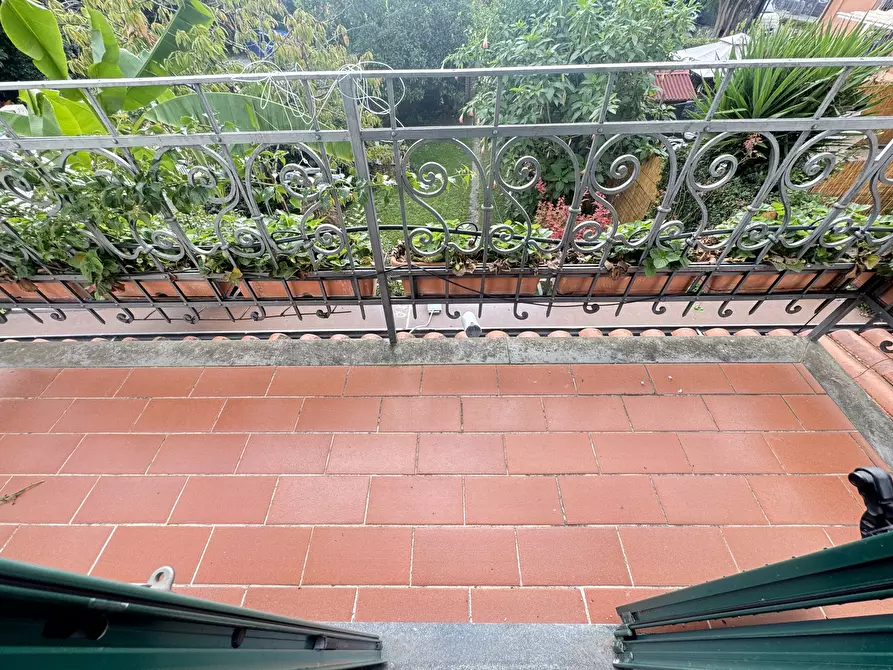 Immagine 36 di Porzione di casa in vendita  a Pietrasanta