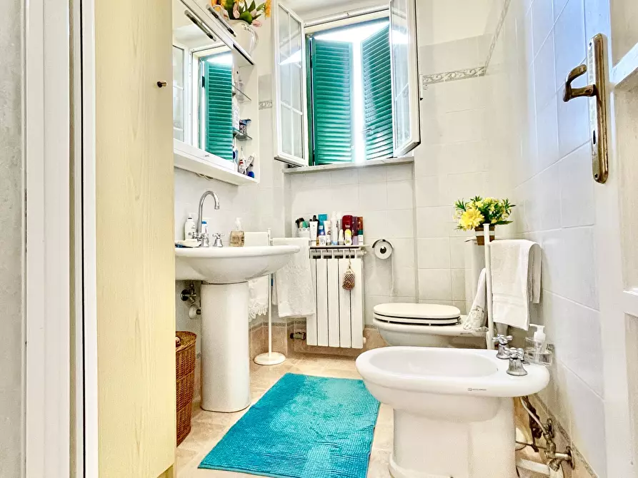 Immagine 25 di Quadrilocale in vendita  a Montignoso