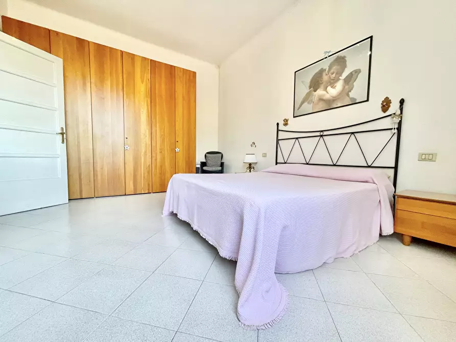 Immagine 18 di Quadrilocale in vendita  a Montignoso