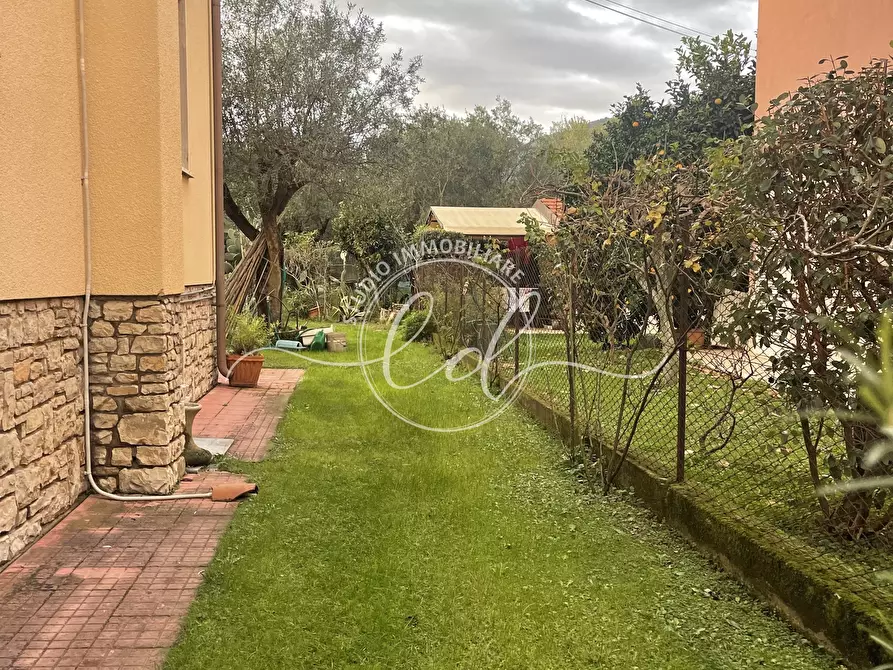 Immagine 15 di Casa indipendente in vendita  a Pietrasanta