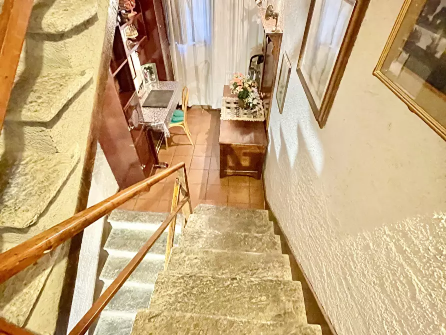 Immagine 73 di Porzione di casa in vendita  a Pietrasanta