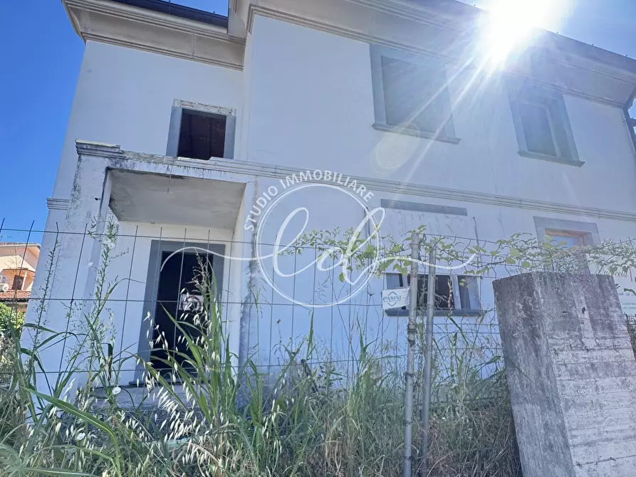 Immagine 44 di Porzione di casa in vendita  a Seravezza