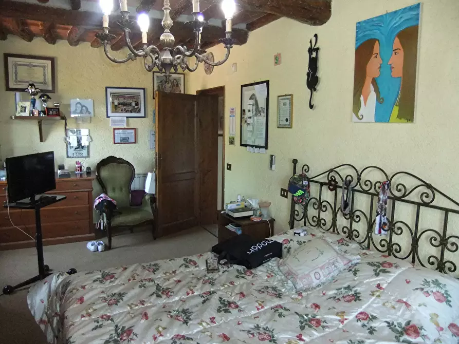 Immagine 35 di Porzione di casa in vendita  a Pietrasanta