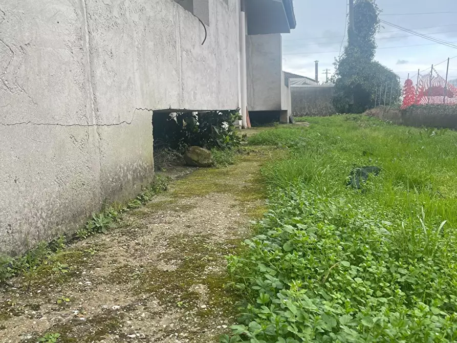 Immagine 33 di Porzione di casa in vendita  a Camaiore