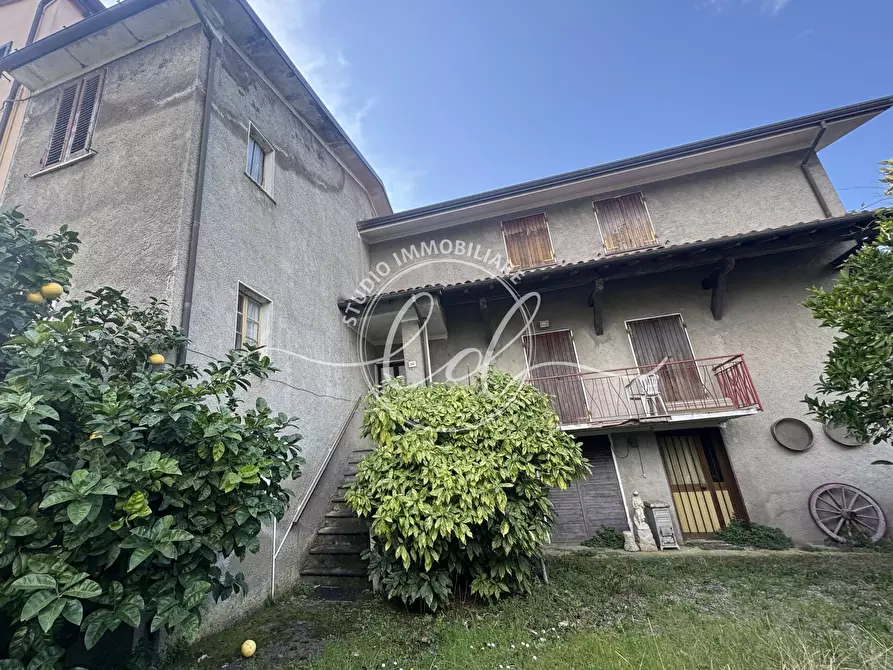 Immagine 13 di Porzione di casa in vendita  a Seravezza