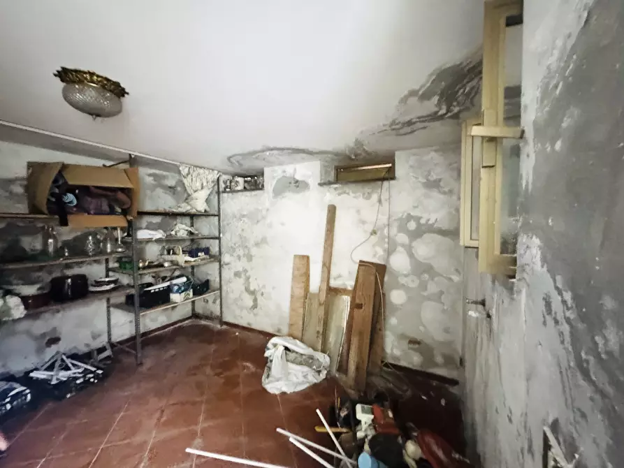 Immagine 43 di Porzione di casa in vendita  a Seravezza
