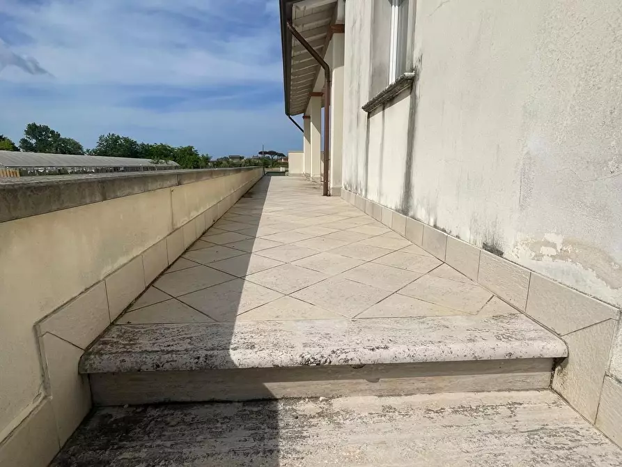 Immagine 9 di Villa in vendita  a Camaiore
