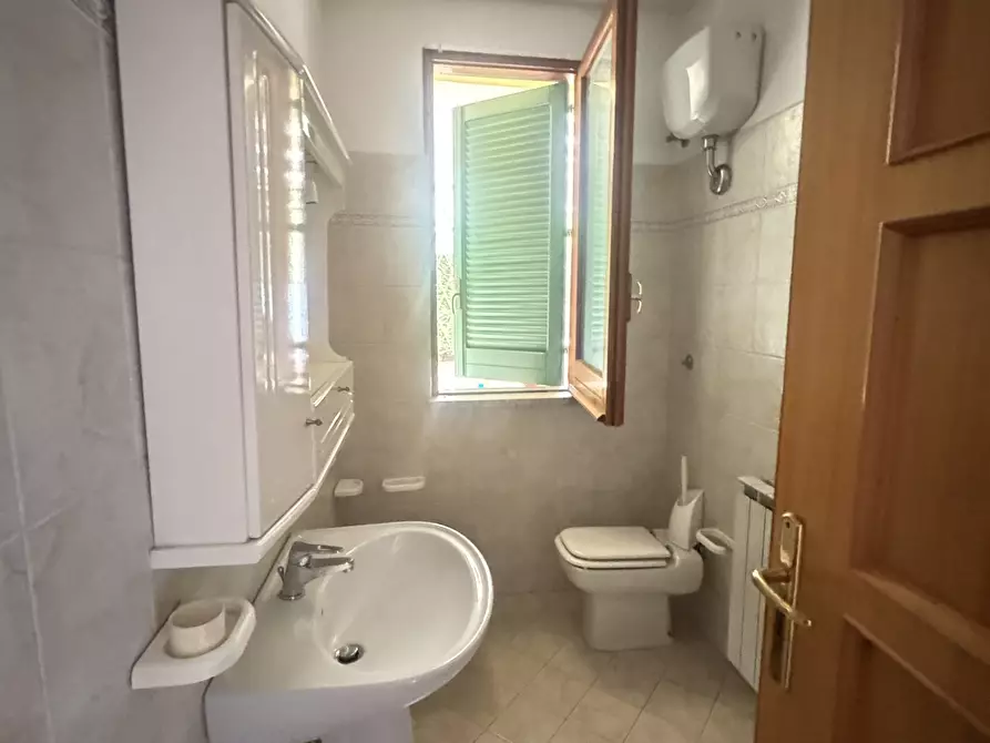 Immagine 32 di Porzione di casa in vendita  a Pietrasanta