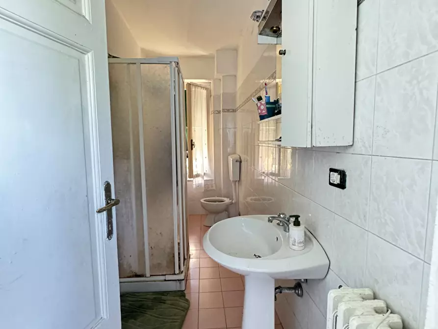 Immagine 22 di Porzione di casa in vendita  a Massa