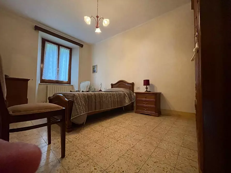 Immagine 21 di Porzione di casa in vendita  a Stazzema