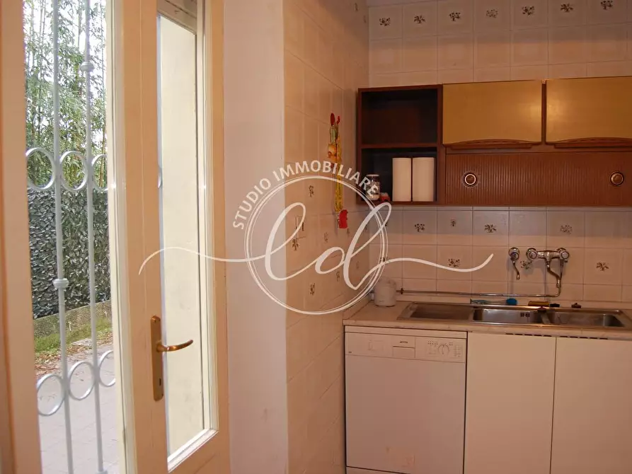 Immagine 4 di Pentalocale in affitto  a Camaiore