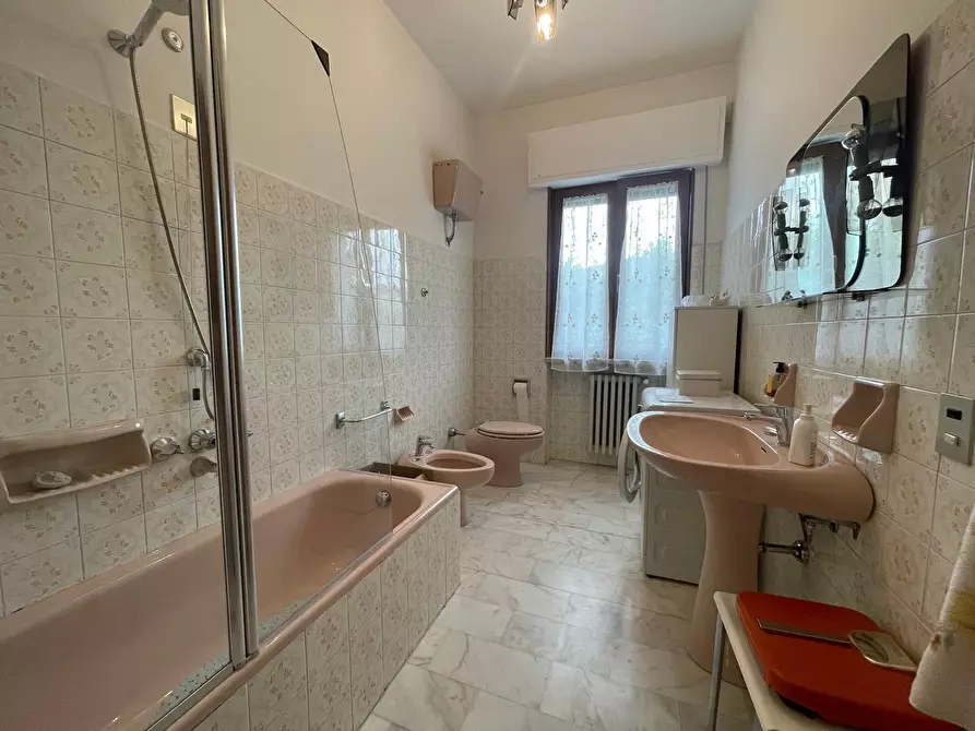 Immagine 42 di Quadrilocale in affitto  a Pietrasanta