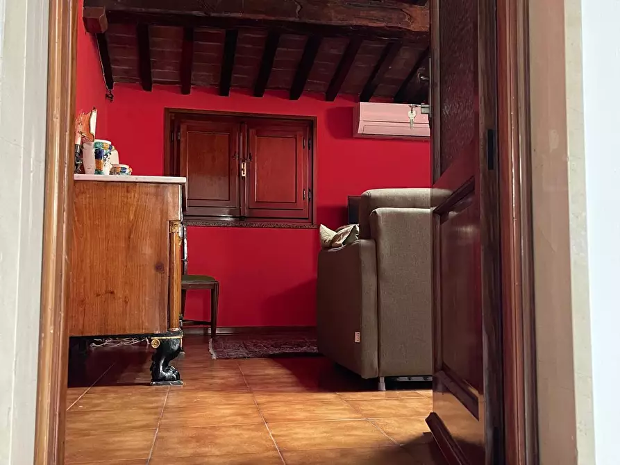 Immagine 4 di Mansarda in affitto  a Pietrasanta