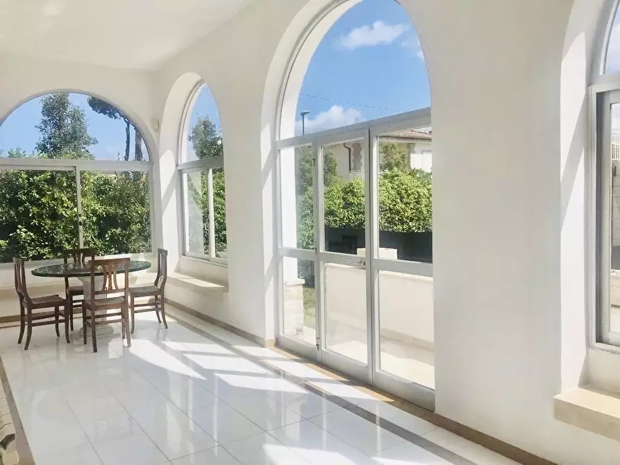 Immagine 6 di Villa in affitto  a Camaiore