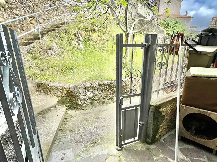 Immagine 9 di Casa indipendente in vendita  a Pietrasanta