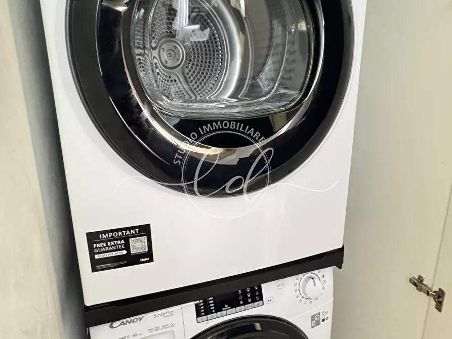 Immagine 52 di Loft/Open space in vendita  a Pietrasanta