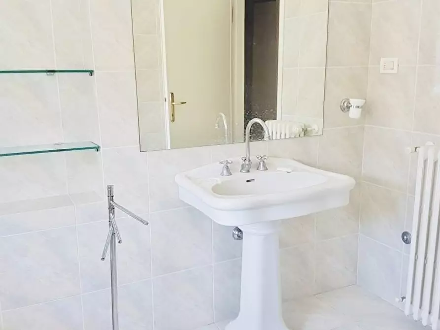 Immagine 20 di Villa in affitto  a Camaiore