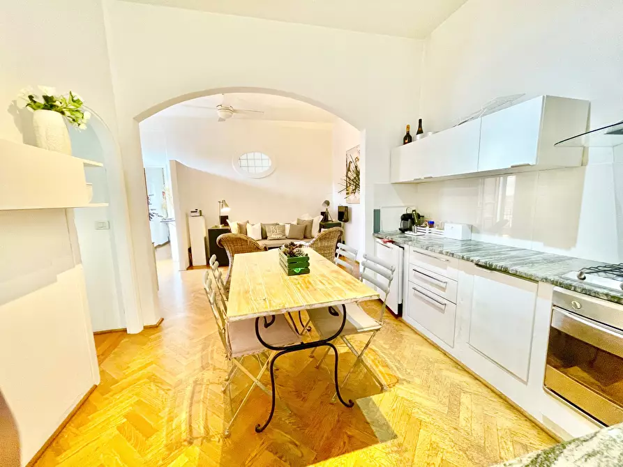 Immagine 16 di Trilocale in affitto  a Pietrasanta