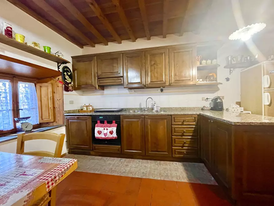 Immagine 6 di Porzione di casa in vendita  a Massarosa