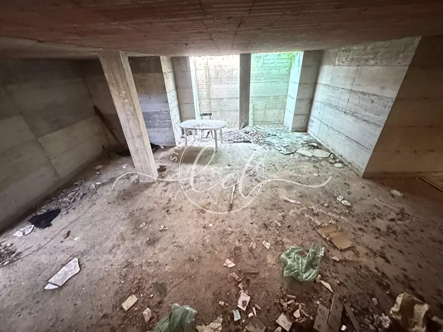 Immagine 36 di Porzione di casa in vendita  a Seravezza